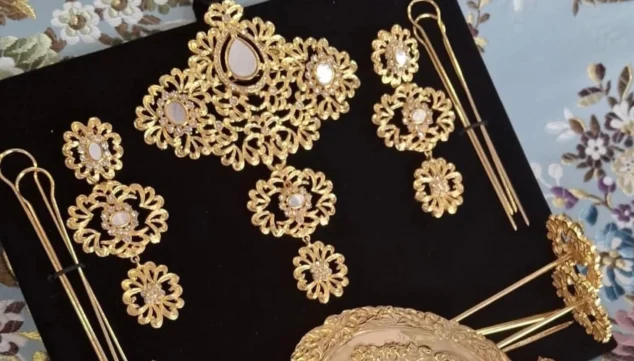 ¿Preparada para las presentaciones? La checklist de toda fallera 24 pendientes collares y broches