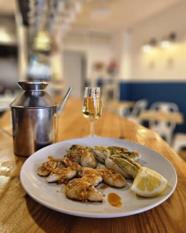 Pescados y mariscos a la plancha con protagonismo del producto