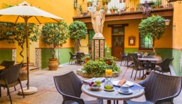 ¿Por qué reservar tu estancia en el Hostal Loreto