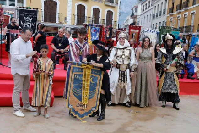 Arrancan los Moros y Cristianos de Dénia: así fue el primer gran día de fiesta 110 pregon y bienvenida a las fiestas de moros y cristianos 2026 de denia 106