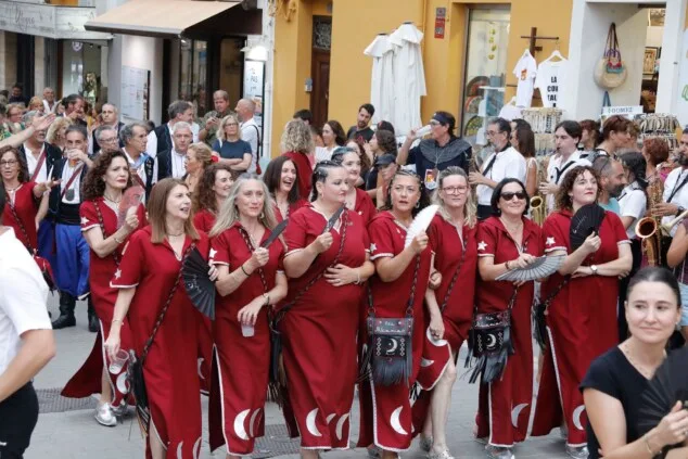 Arrancan los Moros y Cristianos de Dénia: así fue el primer gran día de fiesta 95 pregon y bienvenida a las fiestas de moros y cristianos 2026 de denia 91