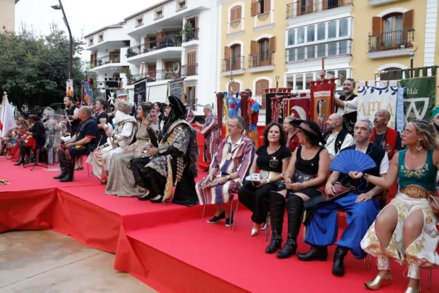 Arrancan los Moros y Cristianos de Dénia: así fue el primer gran día de fiesta 100 pregon y bienvenida a las fiestas de moros y cristianos 2026 de denia 96