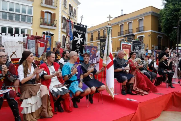 Arrancan los Moros y Cristianos de Dénia: así fue el primer gran día de fiesta 103 pregon y bienvenida a las fiestas de moros y cristianos 2026 de denia 99