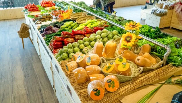 Fruta, aperitivos y arroz: la cesta perfecta para este verano 17 raices de nuestra tierra