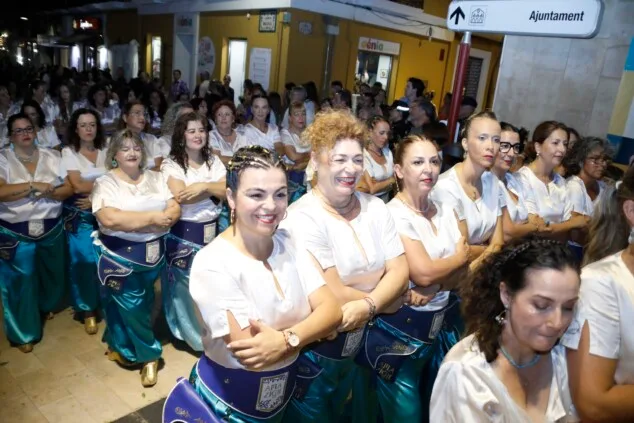 Las calles de Dénia vuelven a retumbar: así se vivió anoche la primera entraeta de las Fiestas de Moros y Cristianos 60 recepcion de la capitania cristiana 57