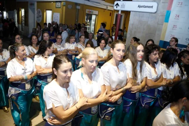 Las calles de Dénia vuelven a retumbar: así se vivió anoche la primera entraeta de las Fiestas de Moros y Cristianos 64 recepcion de la capitania cristiana 61