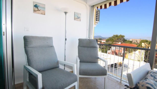 A 50 metros de la playa: vacaciones en Dénia con las mejores condiciones 8 terraza cubierta y entorno costero en les marines