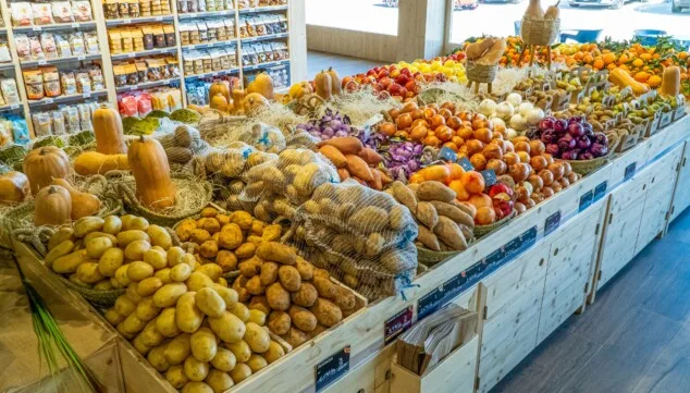 Fruta, aperitivos y arroz: la cesta perfecta para este verano 14 tradicion agricola en estado puro