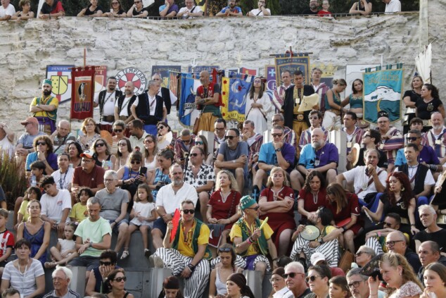 Pólvora, niebla y el «Vell Montgó»: Dénia despide sus Moros y Cristianos a lo grande 14 ultimos actos de los moros y cristianos de denia 2026 12