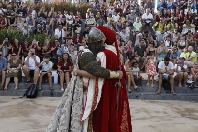 Pólvora, niebla y el «Vell Montgó»: Dénia despide sus Moros y Cristianos a lo grande 22 ultimos actos de los moros y cristianos de denia 2026 20