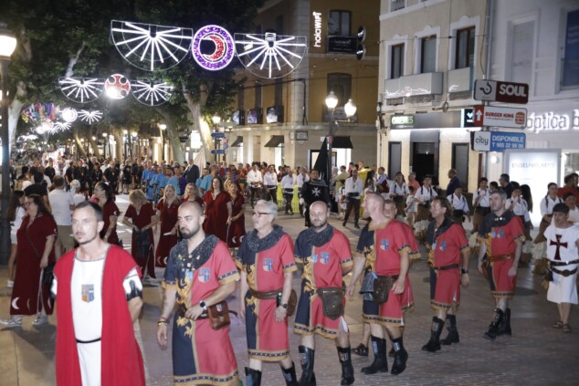 Pólvora, niebla y el «Vell Montgó»: Dénia despide sus Moros y Cristianos a lo grande 42 ultimos actos de los moros y cristianos de denia 2026 40