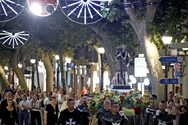 Pólvora, niebla y el «Vell Montgó»: Dénia despide sus Moros y Cristianos a lo grande 44 ultimos actos de los moros y cristianos de denia 2026 42