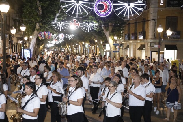 Pólvora, niebla y el «Vell Montgó»: Dénia despide sus Moros y Cristianos a lo grande 49 ultimos actos de los moros y cristianos de denia 2026 47