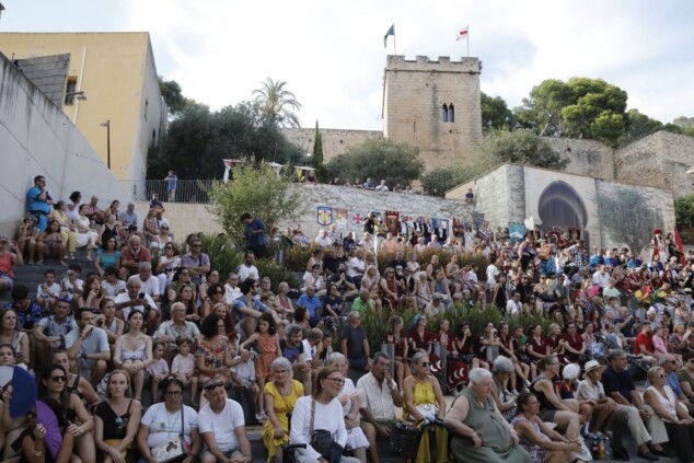 Pólvora, niebla y el «Vell Montgó»: Dénia despide sus Moros y Cristianos a lo grande 7 ultimos actos de los moros y cristianos de denia 2026 5