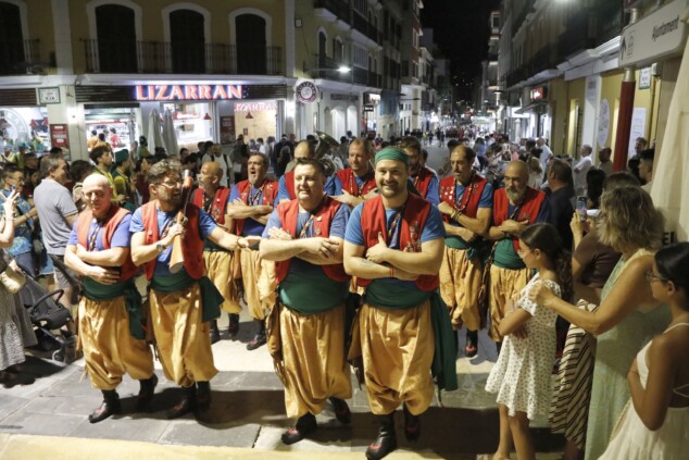 Pólvora, niebla y el «Vell Montgó»: Dénia despide sus Moros y Cristianos a lo grande 59 ultimos actos de los moros y cristianos de denia 2026 57
