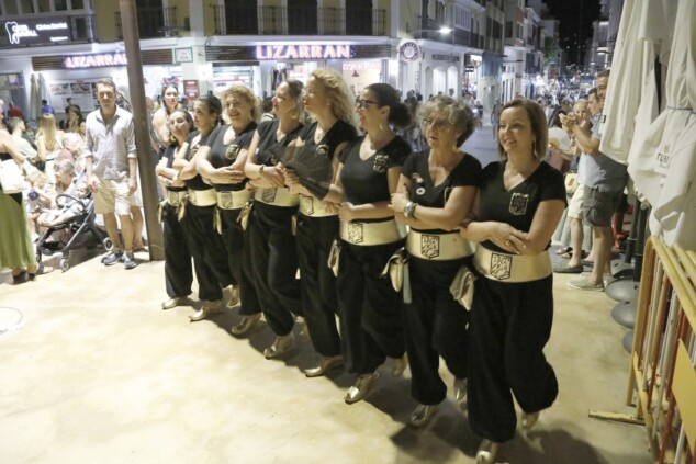 Pólvora, niebla y el «Vell Montgó»: Dénia despide sus Moros y Cristianos a lo grande 65 ultimos actos de los moros y cristianos de denia 2026 63