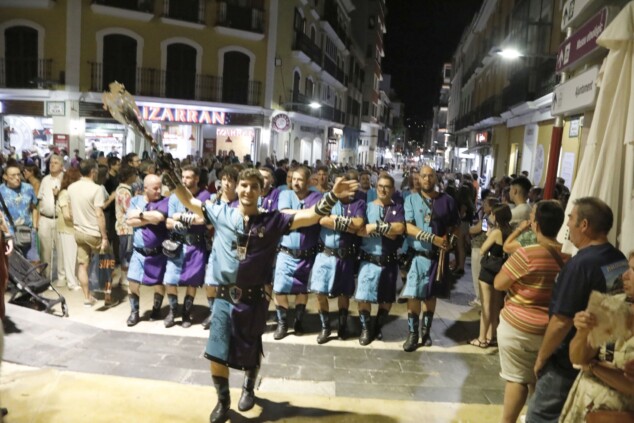 Pólvora, niebla y el «Vell Montgó»: Dénia despide sus Moros y Cristianos a lo grande 71 ultimos actos de los moros y cristianos de denia 2026 69