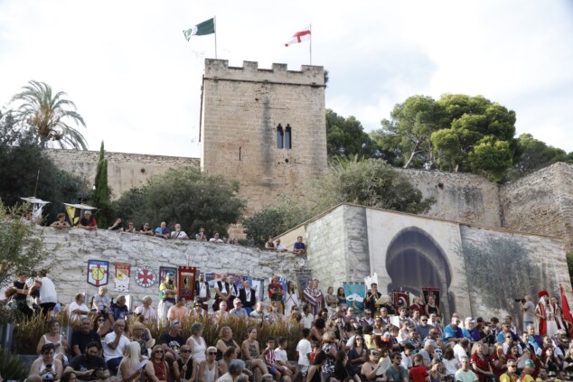 Pólvora, niebla y el «Vell Montgó»: Dénia despide sus Moros y Cristianos a lo grande 10 ultimos actos de los moros y cristianos de denia 2026 8