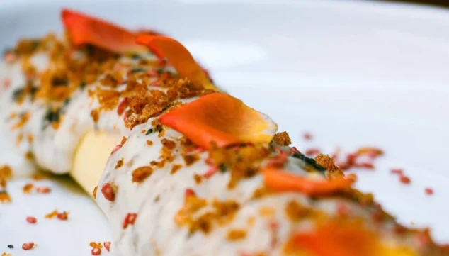 ¿Bocadillo o tapas? La guía para elegir tu pausa perfecta en Dénia 1 Imagen: ¿Algo rápido o más relajado?