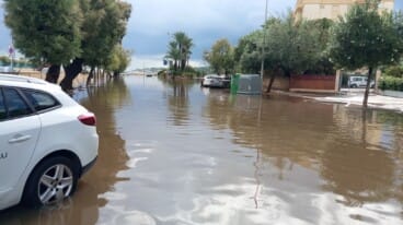 Calles inundadas en Dénia por la intensa lluvia
