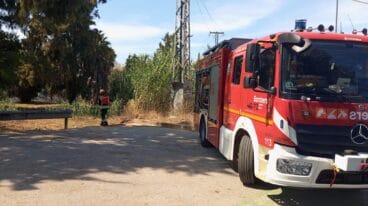 Camión de bomberos en el incendio de Dénia