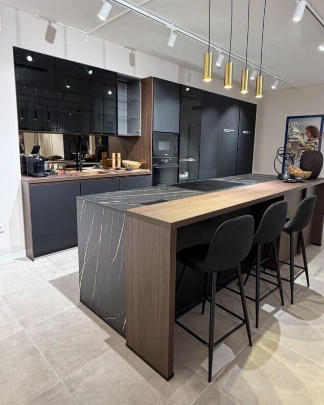 ¿Pensando en renovar la cocina? Dénia estrena una nueva tienda 3 cocinas a medida