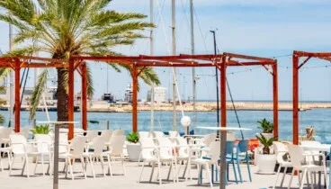 Comer frente al puerto de Dénia