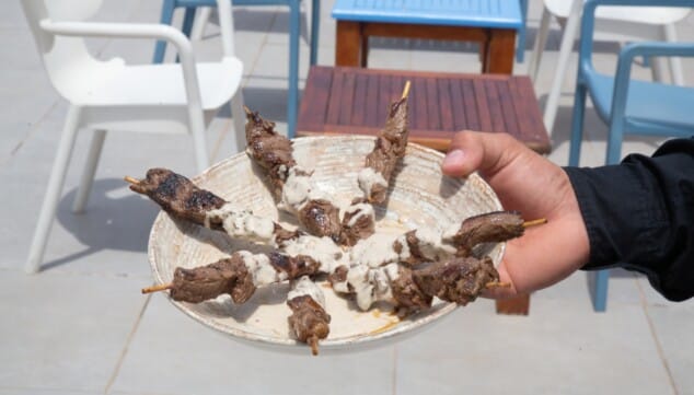 ¿Buscas dónde comer en el puerto de Dénia? Este lugar lo tiene todo 13 comida espanola