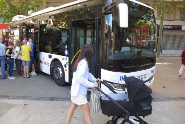 denia estrena nuevos autobuses de cero emisiones en su recorrido urbano 14