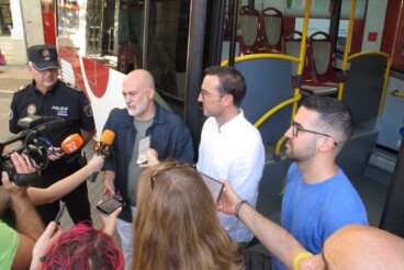 Javier Scotto en la presentación de los nuevos autobuses