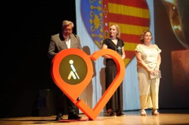 El Grupo Social ONCE reconoce a Dénia como modelo de destino accesible e inclusivo 15 el alcalde de denia rafa carrio agradeciendo el reconocimiento
