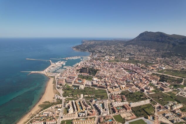 el casco urbano de denia desde el aire
