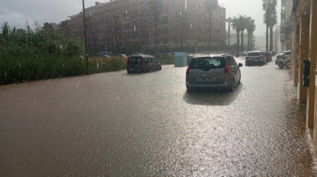 La lluvia obliga a cortar varias calles en Dénia y suspender las actividades al aire libre y el concurso de pintura 3 estado de las calles de denia ante el episodio de lluvia 4