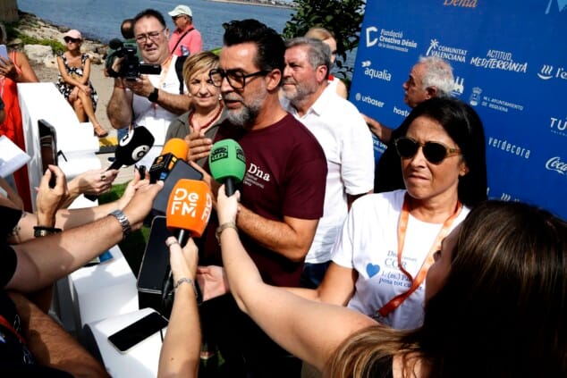 «Tenéis que estar orgullosos de vuestra cocina»: Ferran Adrià rinde homenaje al D*na Festival en Dénia 21 inauguracion del dna festival 2026 18