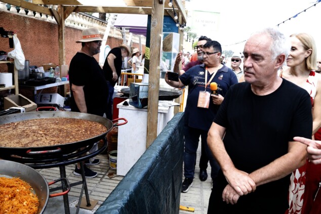 «Tenéis que estar orgullosos de vuestra cocina»: Ferran Adrià rinde homenaje al D*na Festival en Dénia 30 inauguracion del dna festival 2026 28