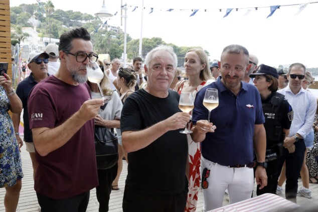 «Tenéis que estar orgullosos de vuestra cocina»: Ferran Adrià rinde homenaje al D*na Festival en Dénia 37 inauguracion del dna festival 2026 35