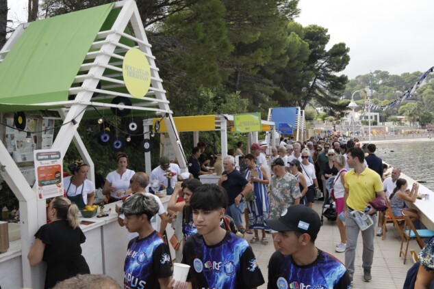 «Tenéis que estar orgullosos de vuestra cocina»: Ferran Adrià rinde homenaje al D*na Festival en Dénia 41 inauguracion del dna festival 2026 40