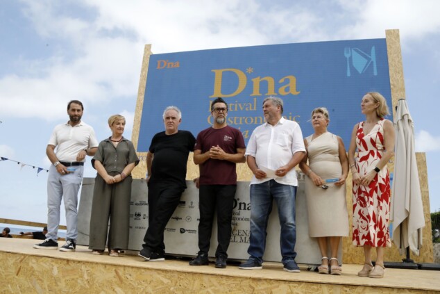 «Tenéis que estar orgullosos de vuestra cocina»: Ferran Adrià rinde homenaje al D*na Festival en Dénia 43 inauguracion del dna festival 2026 43