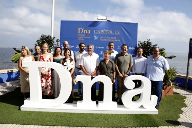 «Tenéis que estar orgullosos de vuestra cocina»: Ferran Adrià rinde homenaje al D*na Festival en Dénia 8 inauguracion del dna festival 2026 5