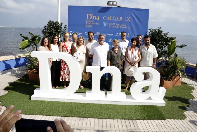 «Tenéis que estar orgullosos de vuestra cocina»: Ferran Adrià rinde homenaje al D*na Festival en Dénia 10 inauguracion del dna festival 2026 7