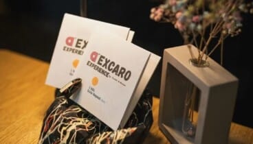 La experiencia acaba alrededor de un café
