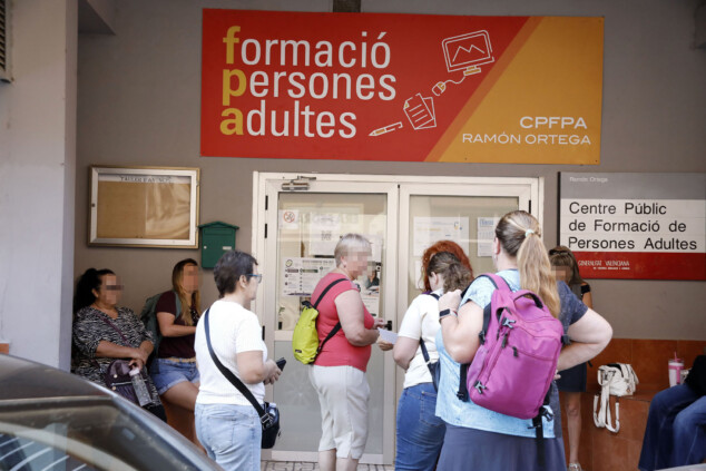 Nunca es tarde para volver a estudiar: la FPA Ramón Ortega abre de nuevo sus aulas en Dénia 20 la fpa ramon ortega retoma las clases en denia 01