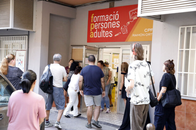 Nunca es tarde para volver a estudiar: la FPA Ramón Ortega abre de nuevo sus aulas en Dénia 4 la fpa ramon ortega retoma las clases en denia 06