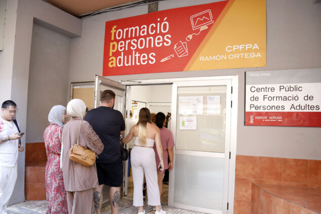 Nunca es tarde para volver a estudiar: la FPA Ramón Ortega abre de nuevo sus aulas en Dénia 9 la fpa ramon ortega retoma las clases en denia 11