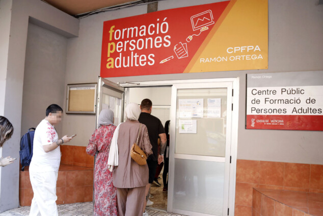 Nunca es tarde para volver a estudiar: la FPA Ramón Ortega abre de nuevo sus aulas en Dénia 10 la fpa ramon ortega retoma las clases en denia 12