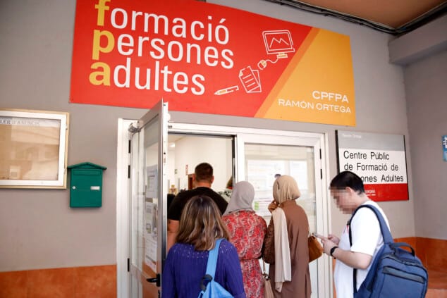 Nunca es tarde para volver a estudiar: la FPA Ramón Ortega abre de nuevo sus aulas en Dénia 12 la fpa ramon ortega retoma las clases en denia 14