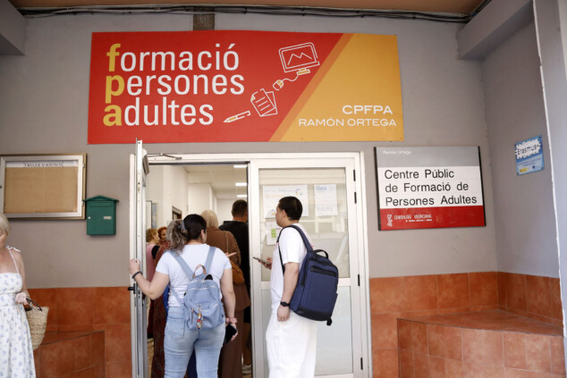 Nunca es tarde para volver a estudiar: la FPA Ramón Ortega abre de nuevo sus aulas en Dénia 13 la fpa ramon ortega retoma las clases en denia 15