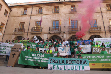 La comunidad educativa valenciana volverá a las calles la próxima semana en la primera manifestación del curso 5 manifestacion en denia el tercer dia de huelga indefinida de docentes en la comunitat valenciana en mayo de 2026