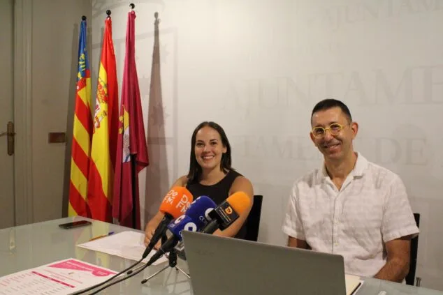 Dénia activa sus mecanismos de participación ciudadana para el otoño 1 Imagen: Pepe Doménech y Melani Ivars en rueda de prensa.
