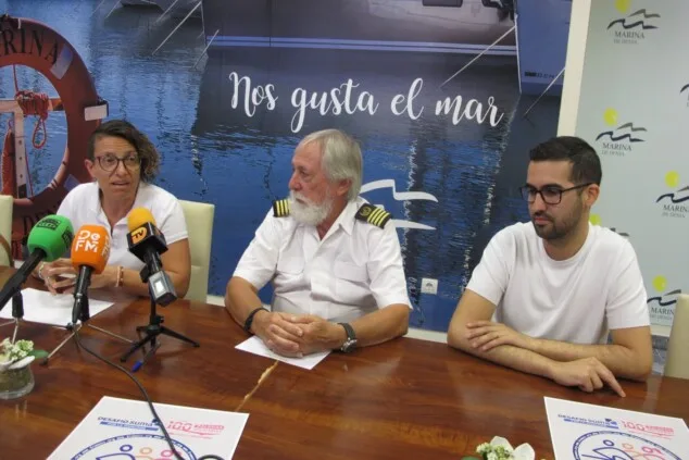 presentacion de 100 paladas solidarias en marina de denia 1